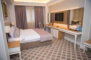 Отель Theatrum Hotel Baku Баку Улучшенный номер с кроватью размера «king-size»-2